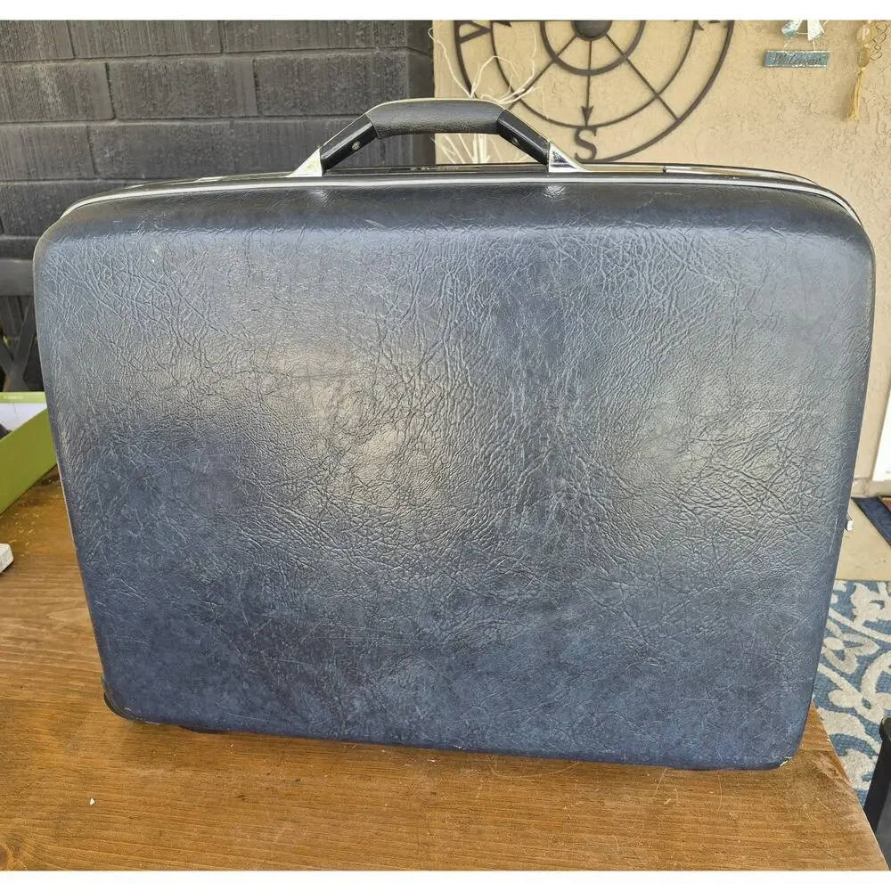 Vintage Blue Samsonite Silhoutte Luggage Suitcase Hard Shell 26x21x8 With Wheels